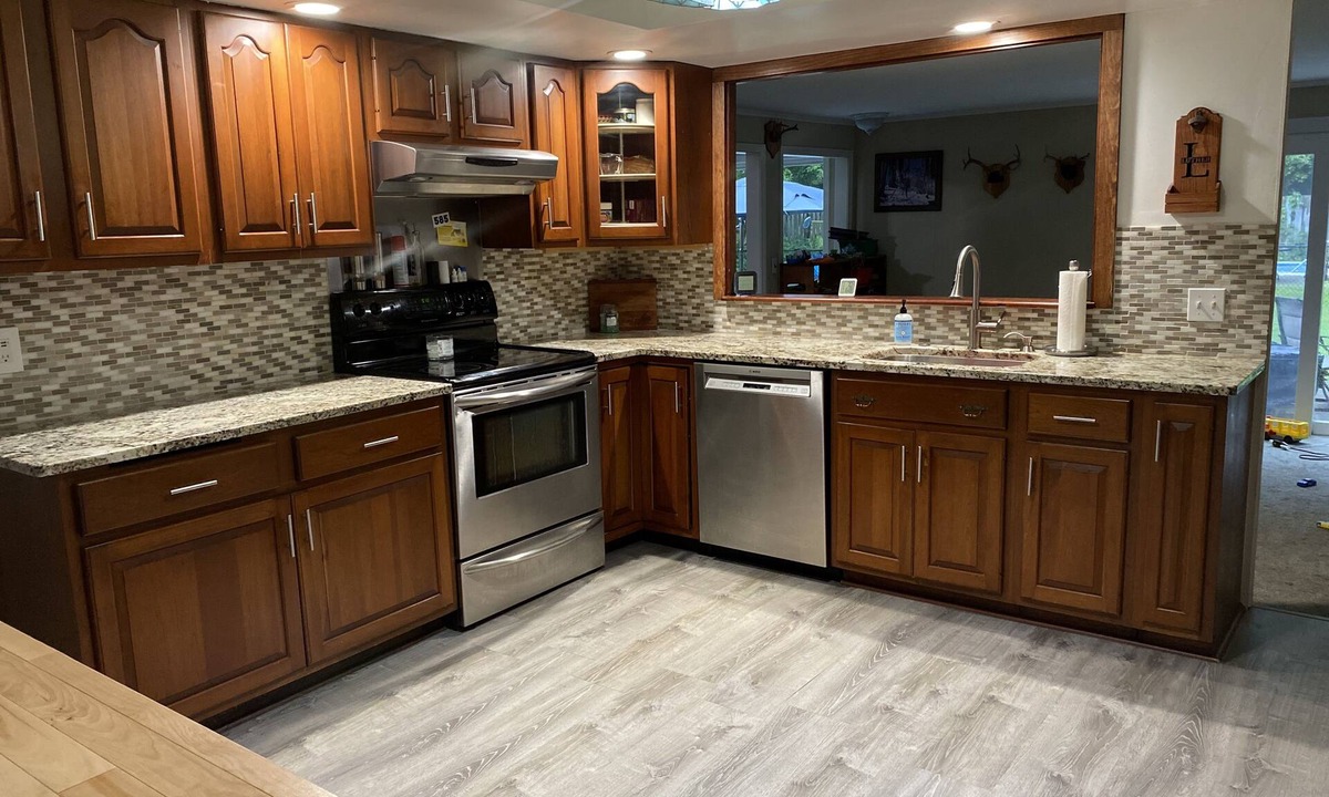 East Rochester House | COZY, CONVENIENTLY LOCATED, UPDATED HOME W/POOL!