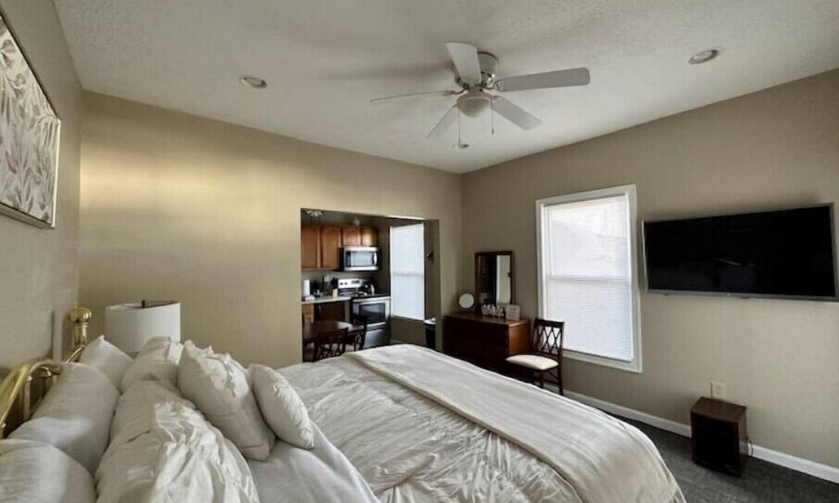 South Park Apartment | Cozy Corner Cottagen