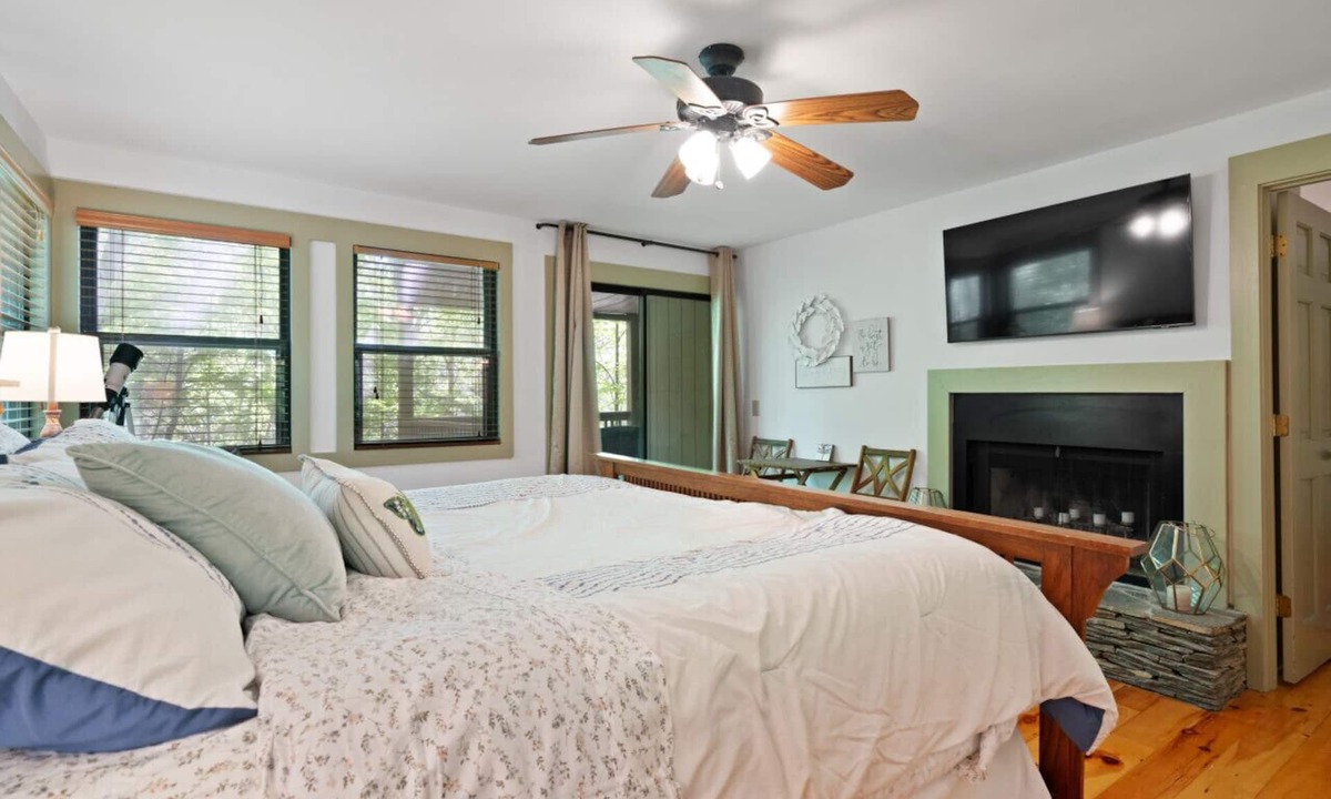 Big Canoe Condo | Cozy Corner in Big Canoe