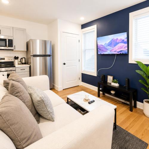 Corn Hill House | Cozy Cornhill Getaway, Free Parking KitchenWD