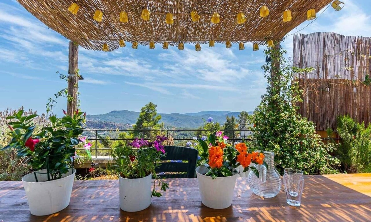 Corbera De Llobregat House | Cozy cottage 25 km from barcelona with jacuzzi terrace mountain views barcelona