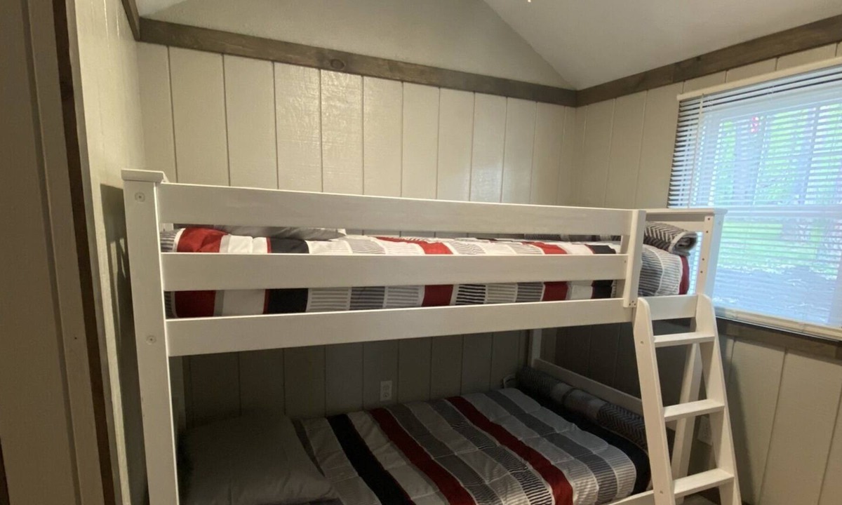 Rushford Lake Cottage | Cozy cottage at Rushford Lake