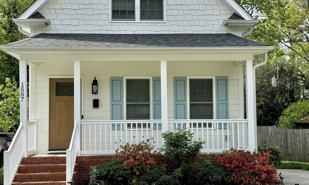 Greensboro Cottage | Cozy Cottage Close to Everything!