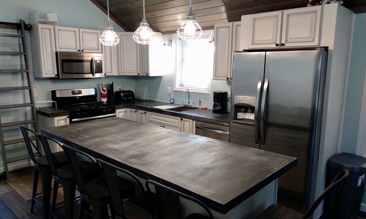 Pulaski House | Cozy Cottage in Sandy Pond 2