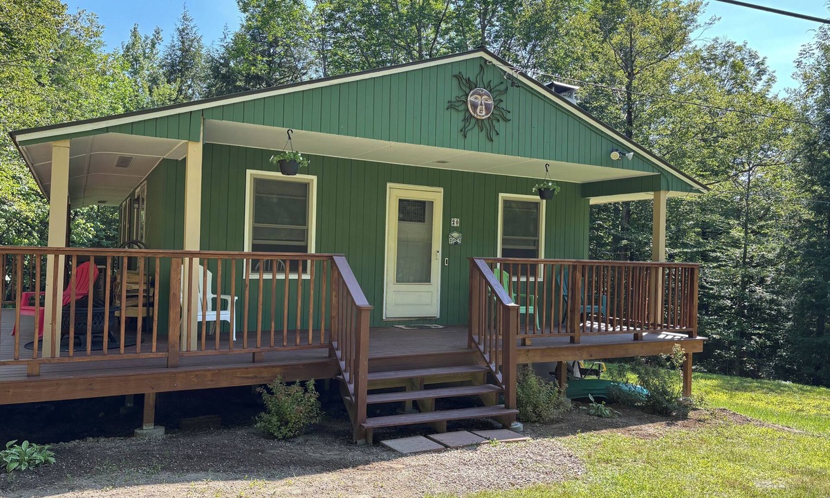 Stratton and Bromley Ski Areas Cottage | Cozy cottage in Winhall