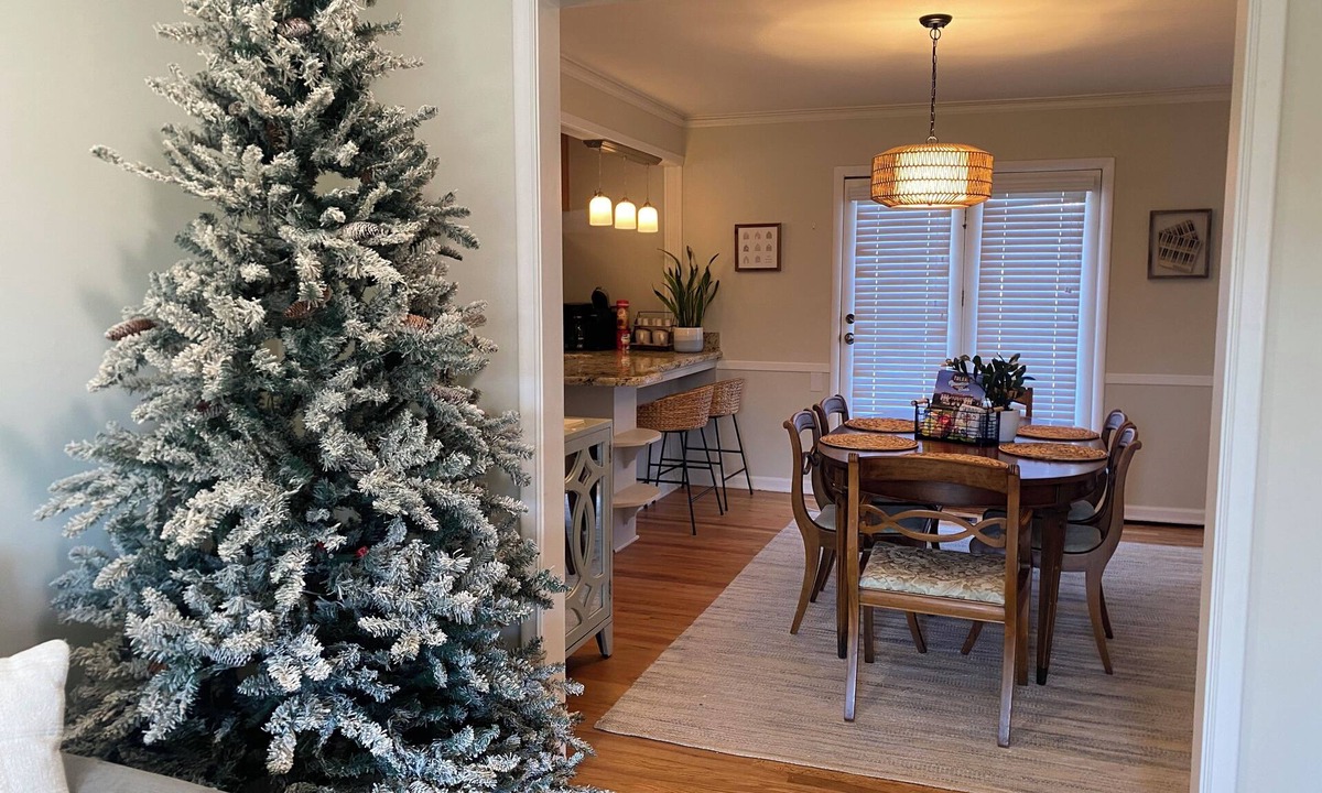 Mayo Meadow House | Cozy Cottage near Expo, Pets Welcome!