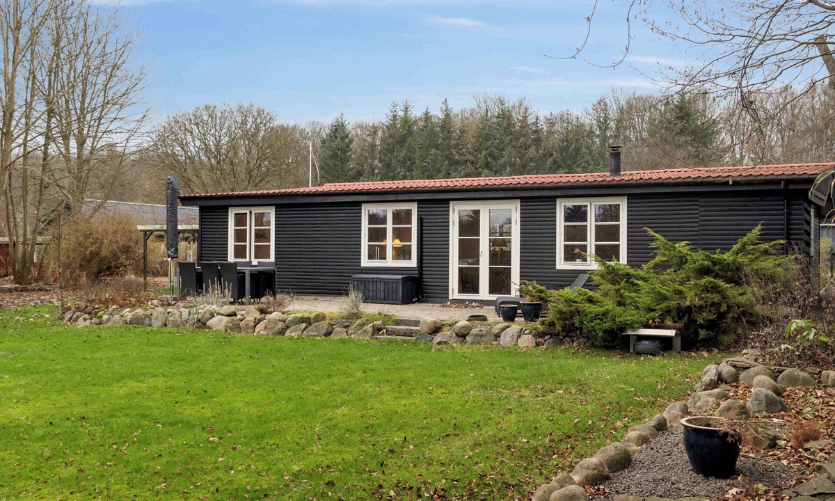 Borup House | Cozy cottage near swimming lake