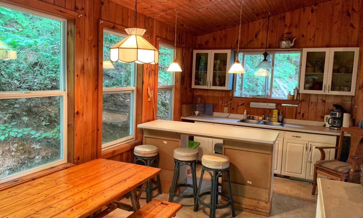 Minden Hills Cottage | Cozy Cottage Nestled Along the Gull River
