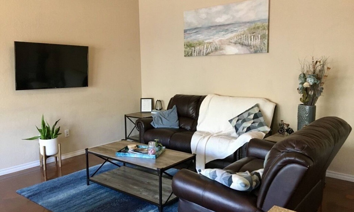 Lawton Condo | Cozy cottage on B close to Fort Sill