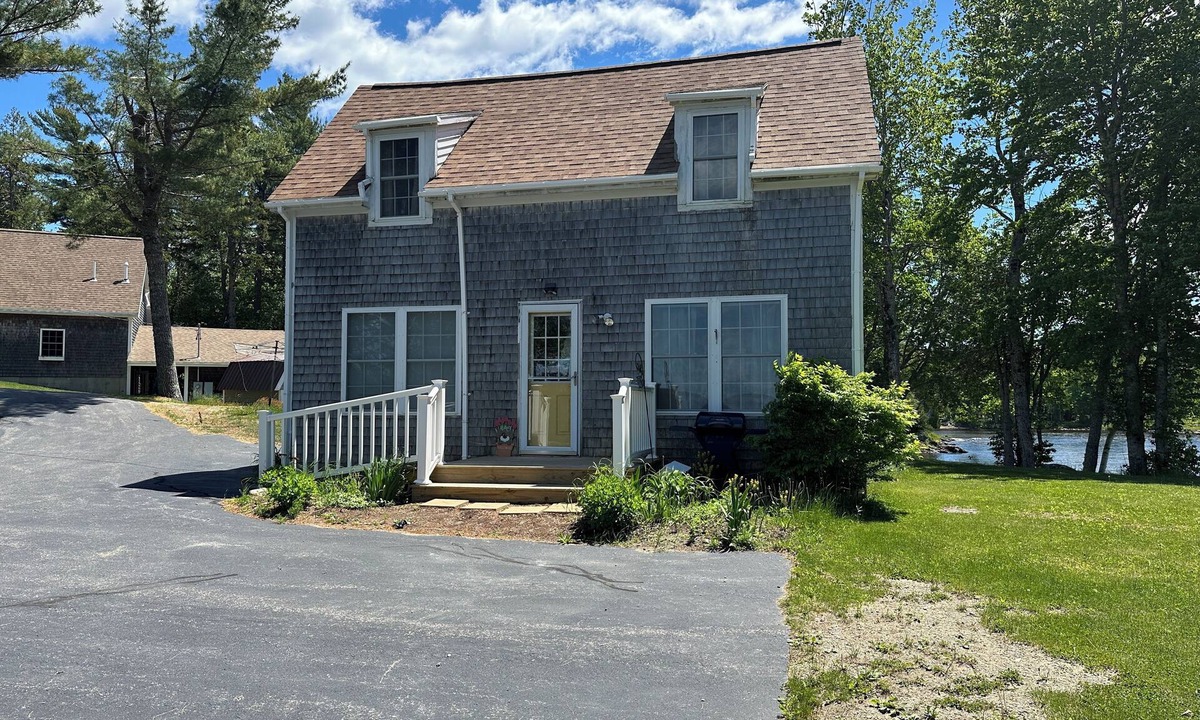 East Machias Cottage | Cozy Cottage on Hadley Lake