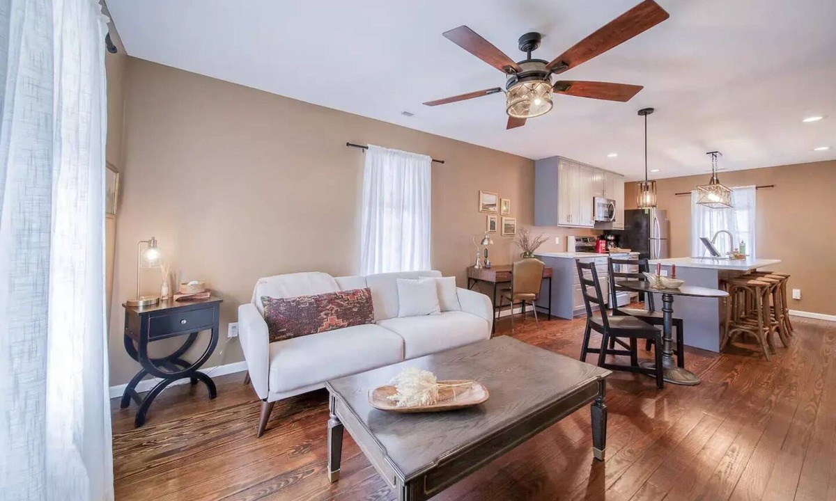 St. James Cottage | Cozy Cottage on Historic Route 66, minutes away from Wineries & Restaurants.
