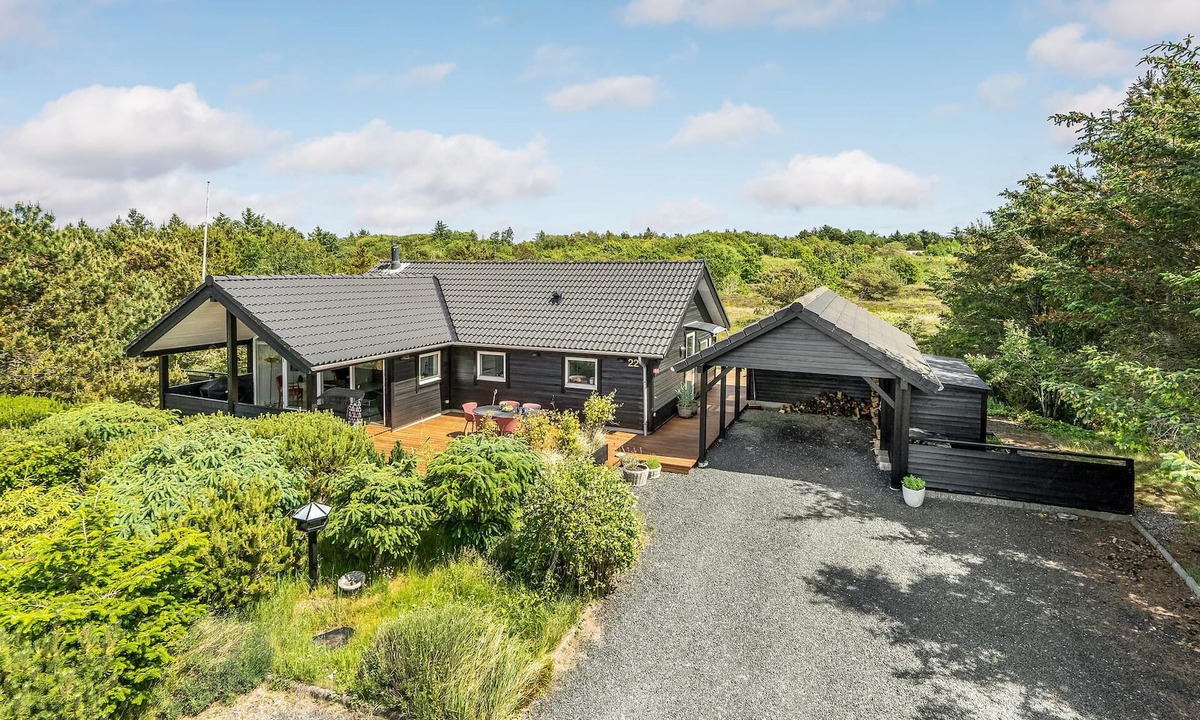 Trend House | Cozy cottage overlooking water and countryside in Trend Strand.