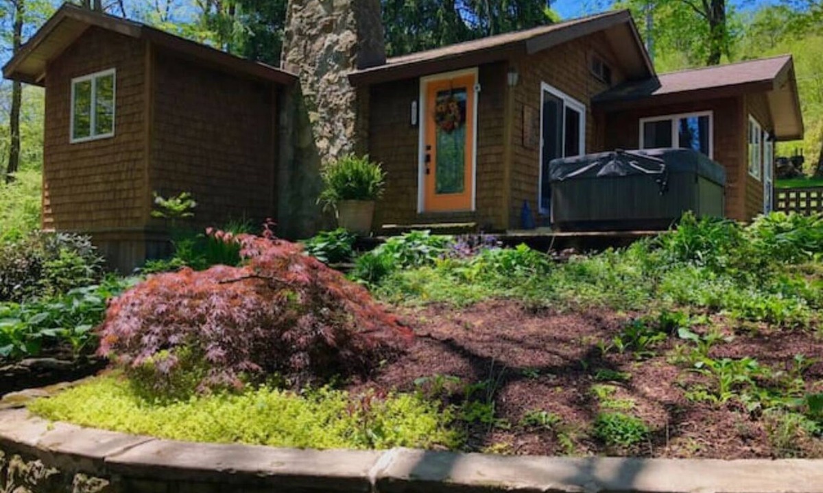 Brownfield Cottage | Cozy Cottage - Perfect Private Getaway.