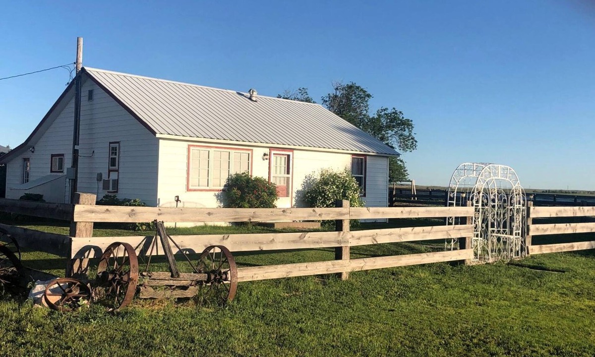 Dawes County Cottage | Cozy Cottage Rental for Six on a Working Ranch in Crawford, Nebraska
