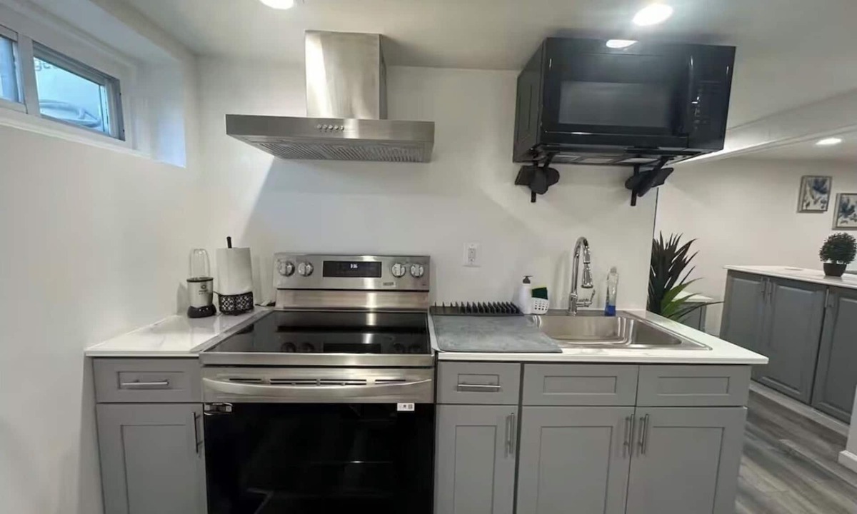 Hempstead House | Cozy Cottage