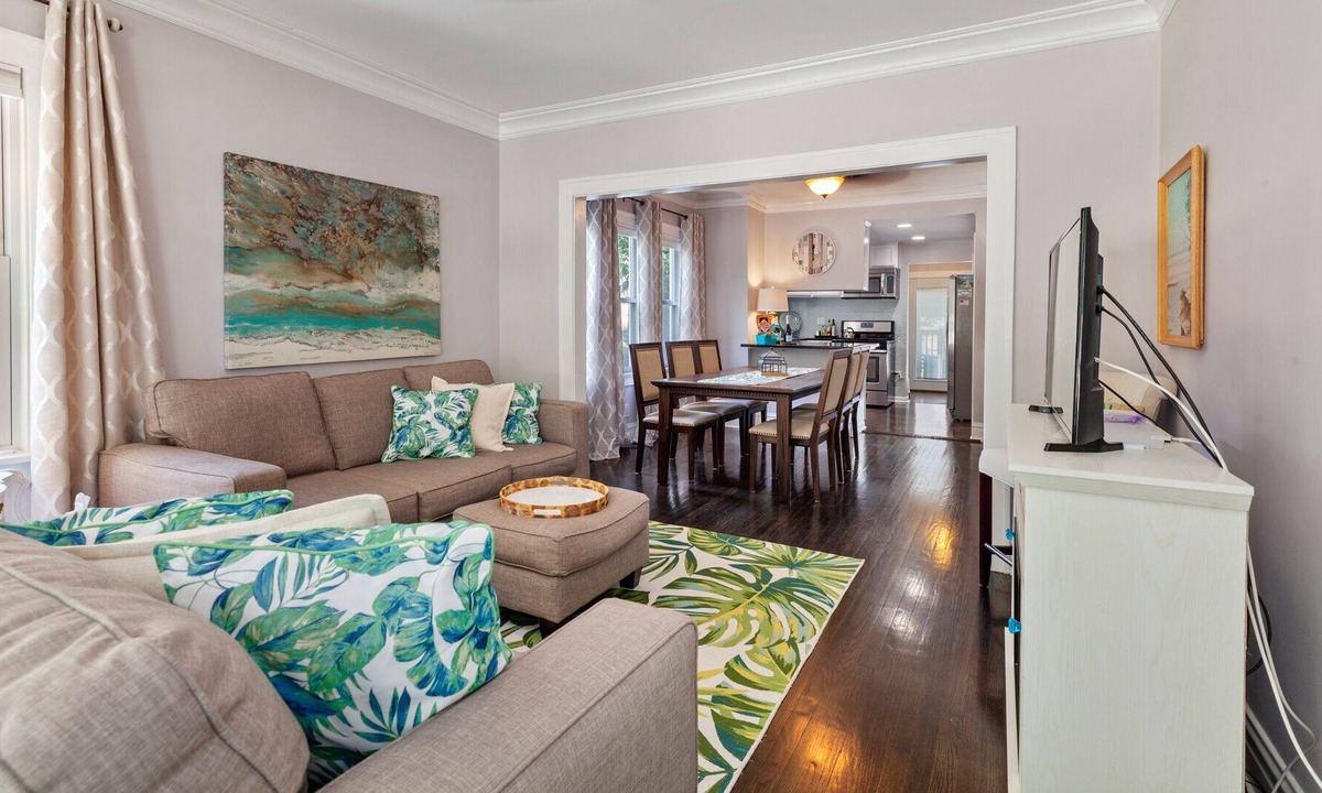 Oak Lawn House | Cozy Cottage