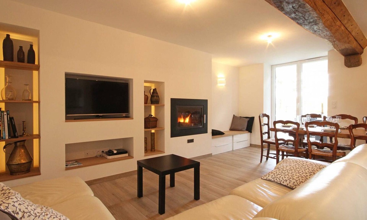 Ceauce Cottage | Cozy cottage with animals, garden and wifi included, peaceful setting in Normandy