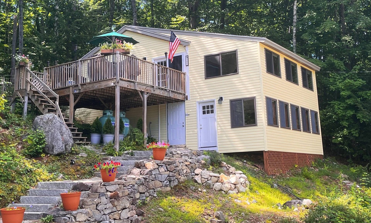 Alton Bay Cottage | Cozy cottage with beautiful lake views