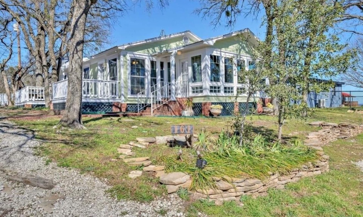 Morgan Ski Chalet | Cozy cottage with rooftop deck, fire pit, hot tub & community boat dock and cove