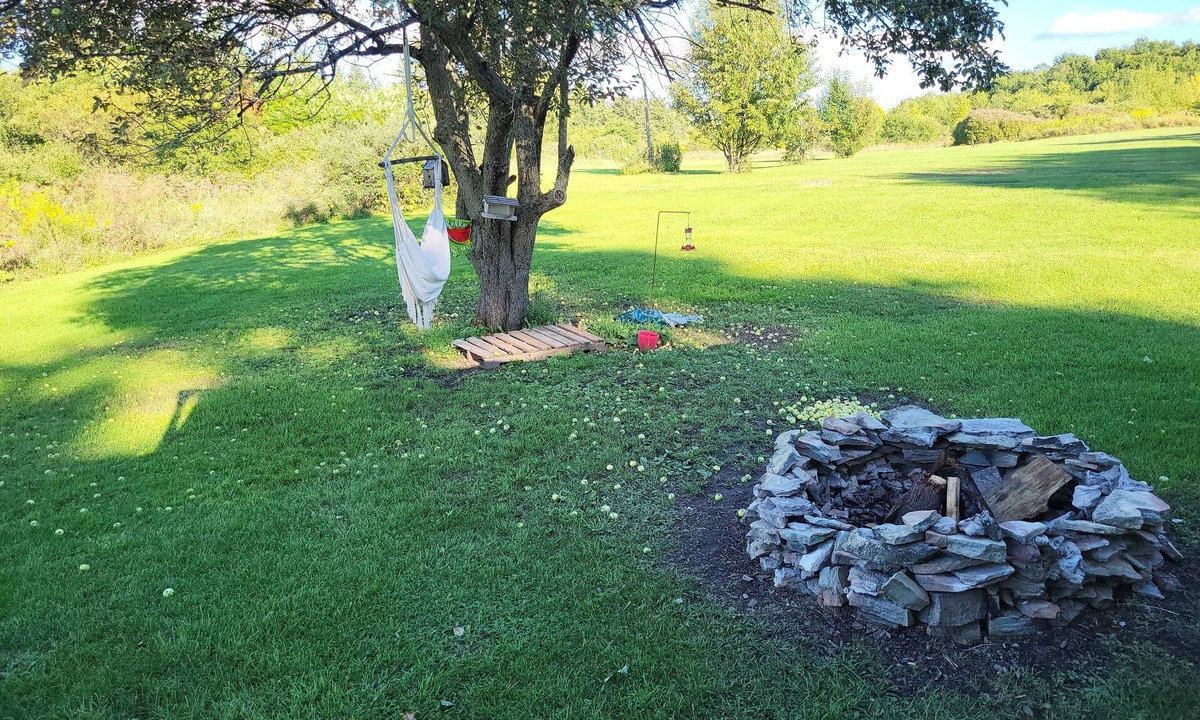 Evans Mills RV Rental | Cozy Country Camper!