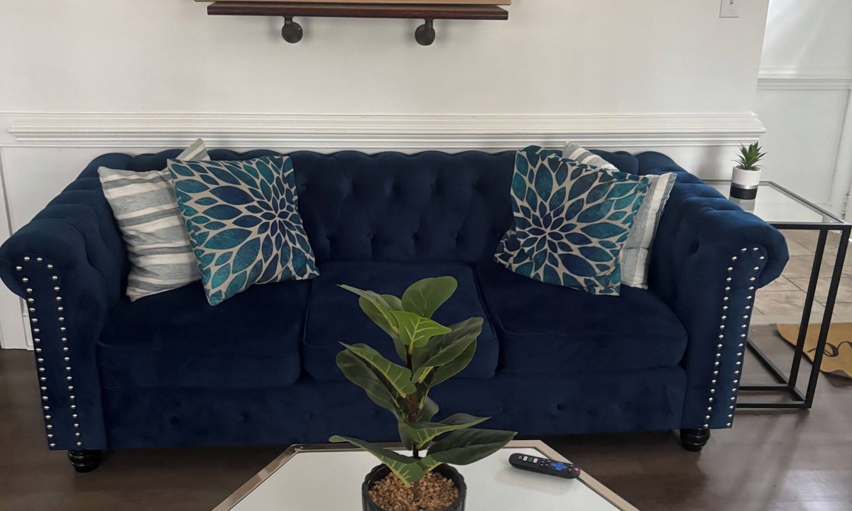 Rocky Mount House | Cozy Country Haven.