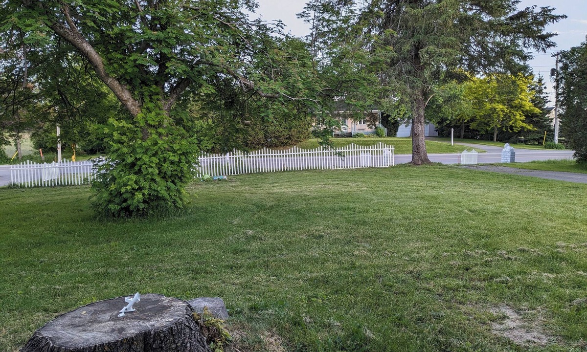 Martintown House | Cozy Country Home near cornwall, 3 Bedroom, 1.5 Bath, Full Kitchen, huge Parking