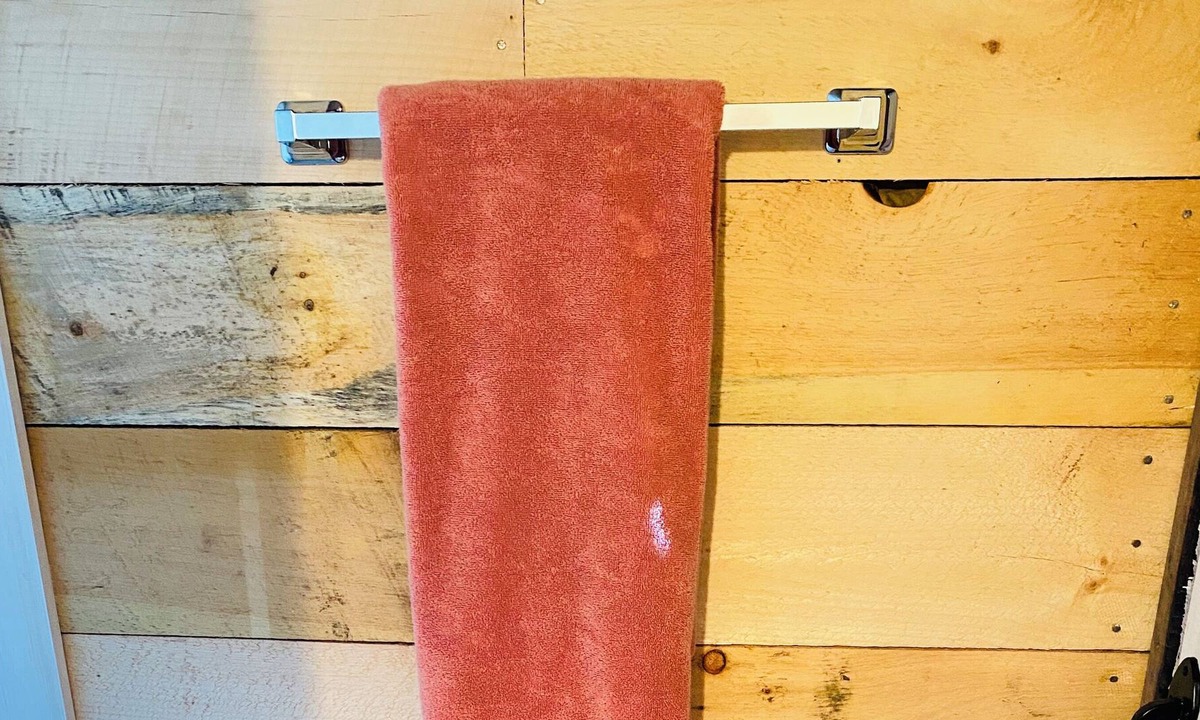 Amesbury Cottage | Cozy country tiny house