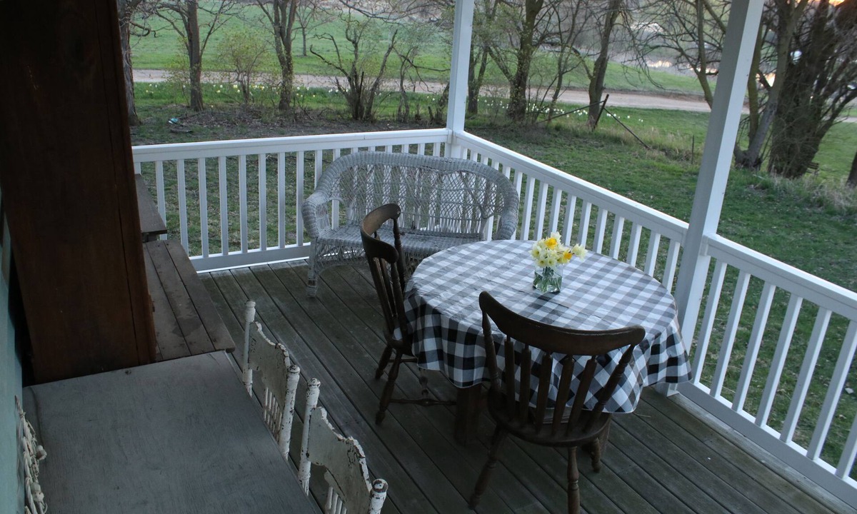Downtown Coldwater Apartment | Cozy country "unplugged" upstairs apartment with lots of room for family fun.
