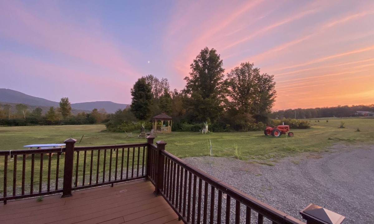 Stamford House | Cozy Countryside Cabin with Amazing Views & Central AC & NYC Escape