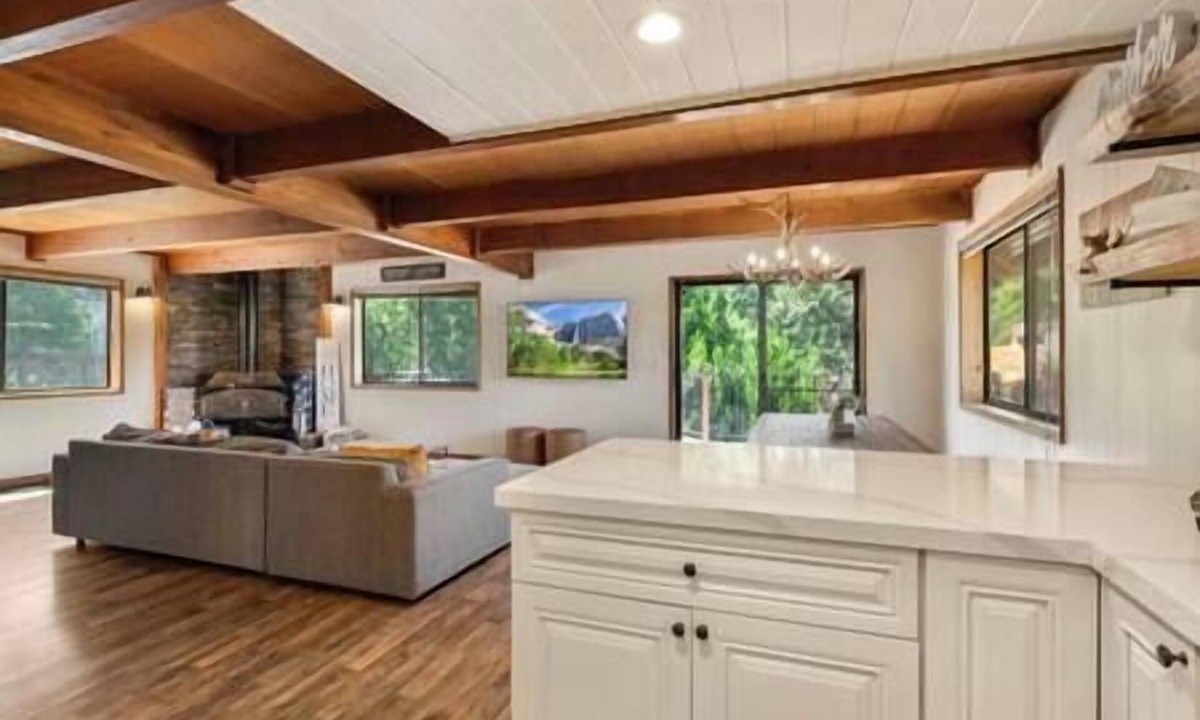 Twain Harte House | Cozy Couples Getaway