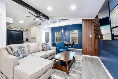 Cypress House | Cozy Cute Home 2BD and 1BR