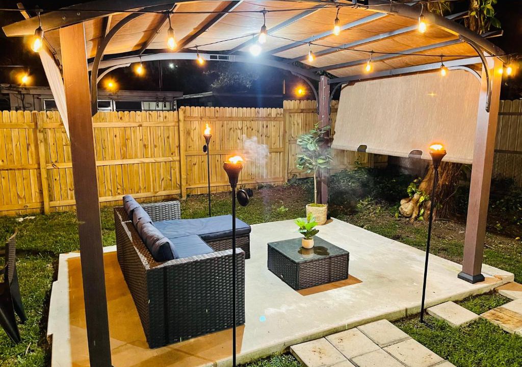 Miramar House | Cozy Cute House By Guitar Hotel