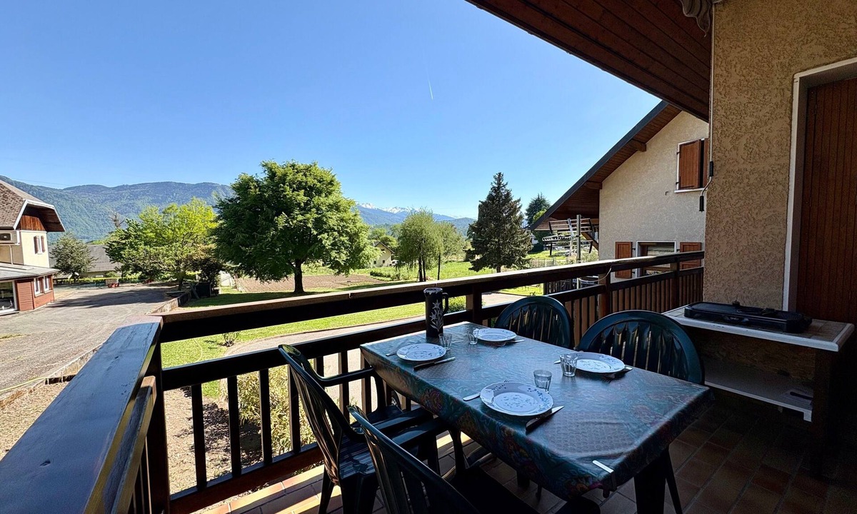 Saint-Pierre-d'Albigny House | Cozy Detached House with Mountain Views, Wi-Fi & Parking