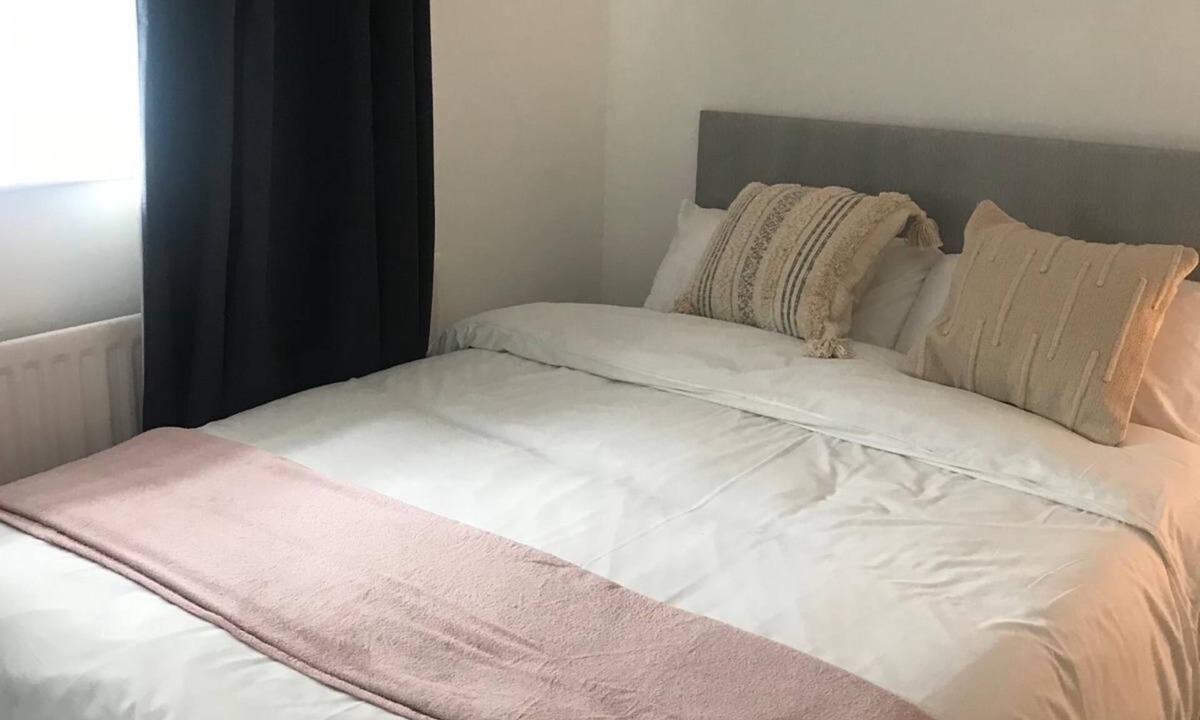 Cray Valley West Apartment | Cozy Double Room in BR5 R-2