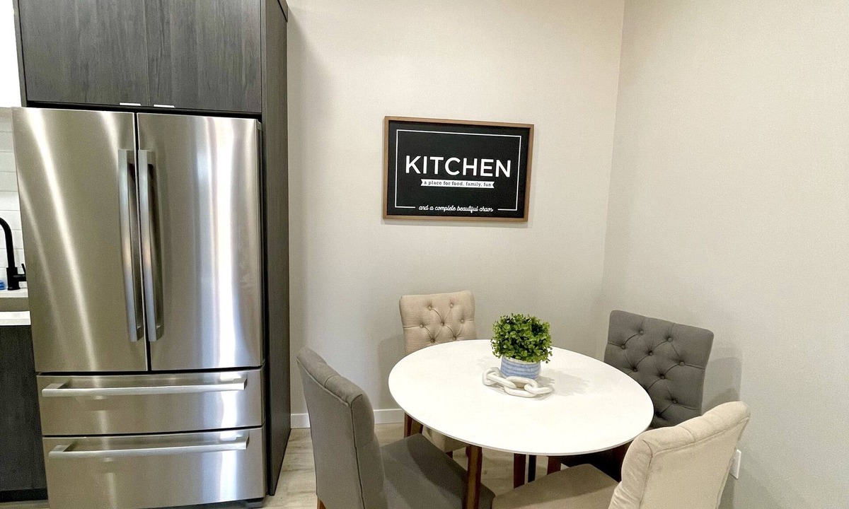 Lincoln Apartment | Cozy Downtown Apartment 2br/1bth