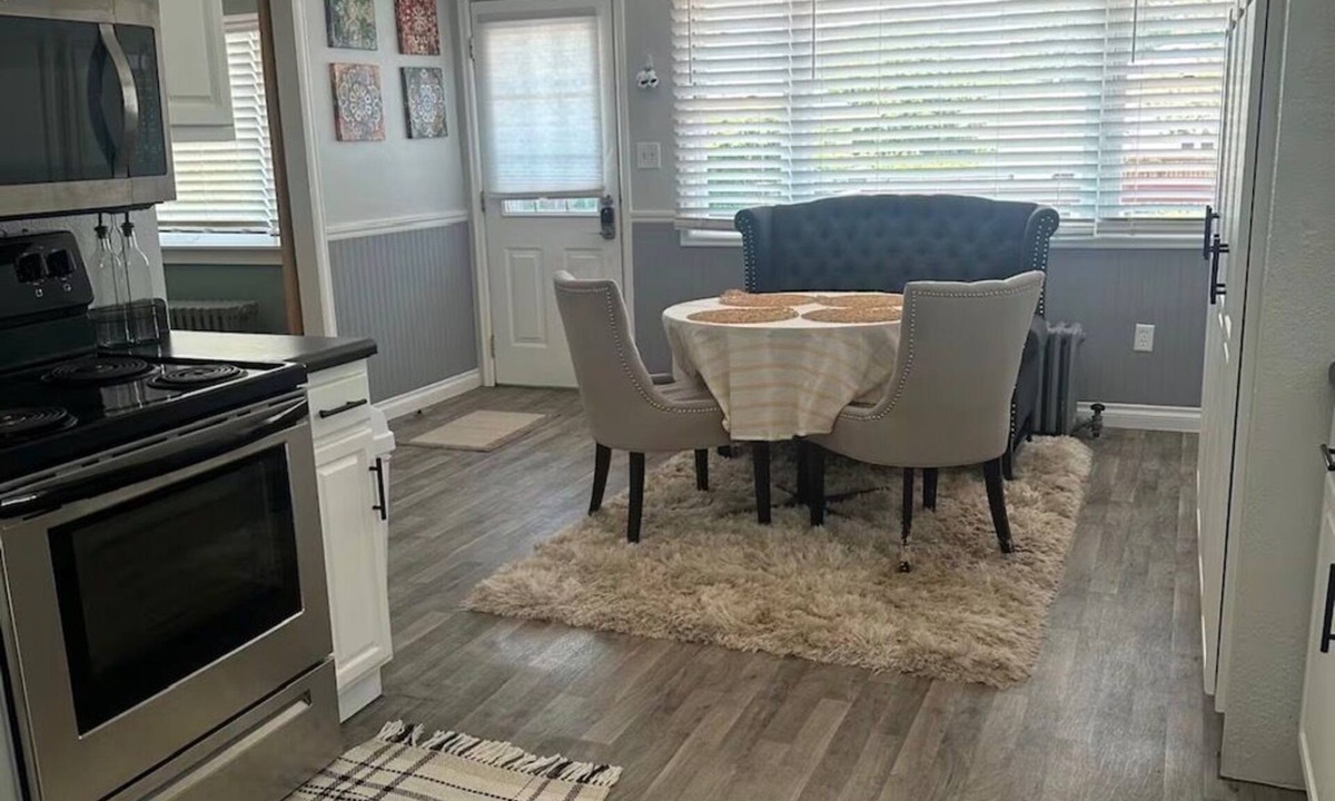 Casper House | Cozy Downtown home 3 bed 2 bath