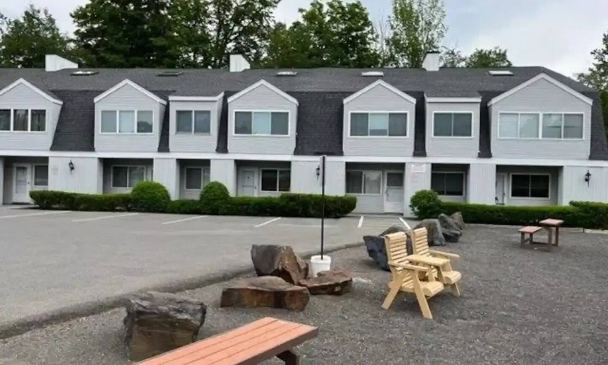 Hunter Condo | Cozy Downtown Hunter Mountain Getaway n