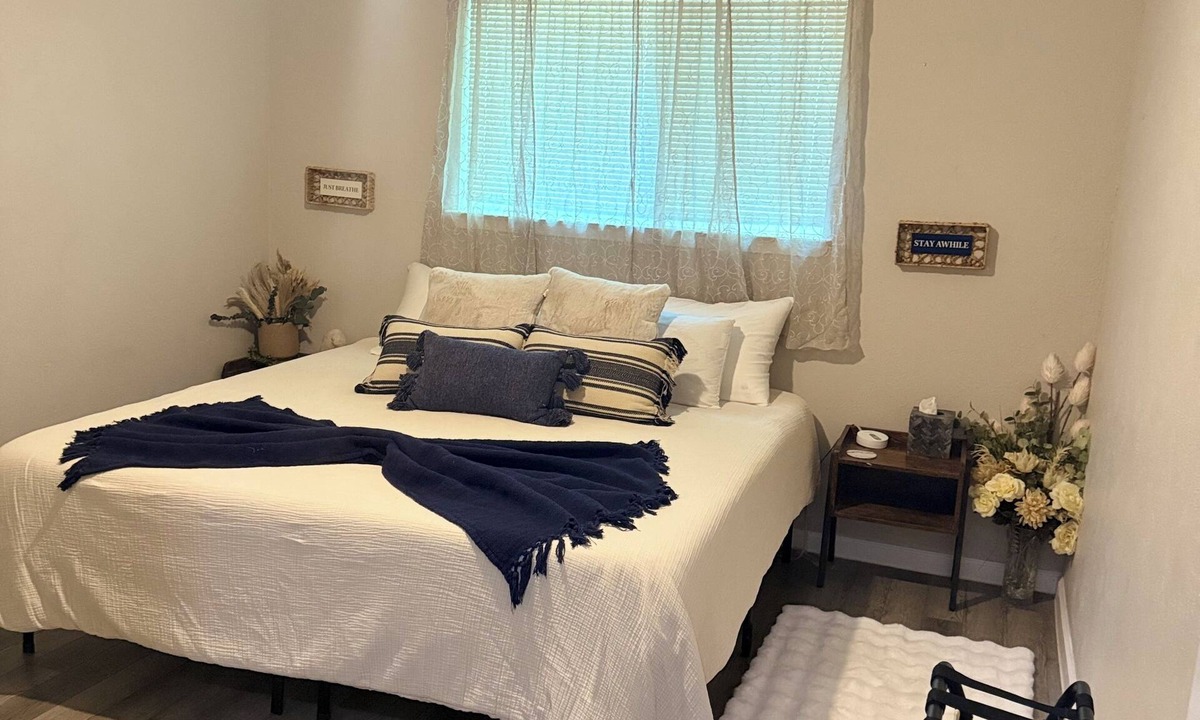 Waxahachie House | Cozy duplex close to Nelson University -Sleeps 6 FIFA World Cup 28 mi away