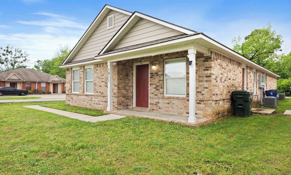 Fort Smith House | Cozy Duplex Convenient Near Attractions