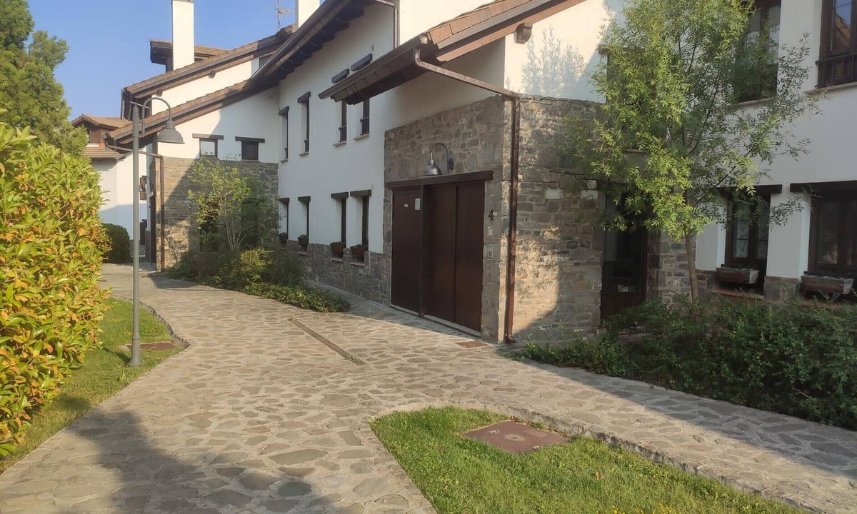 Badaguas Apartment | Cozy duplex for 8 in Jaca