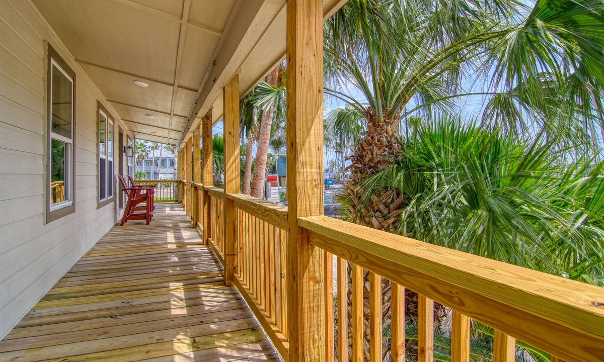 Old Town Cottage | Cozy duplex near many Port A restaurants and night life!