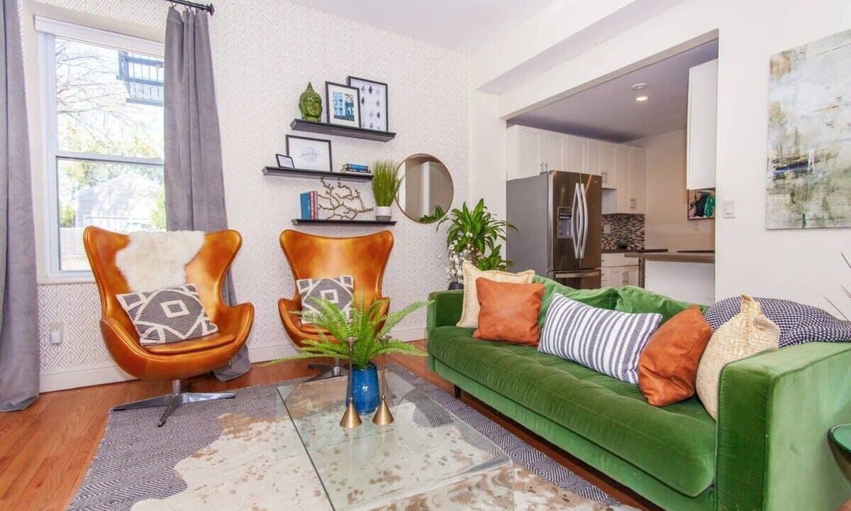 Highland Park House | Cozy Duplex | Near T