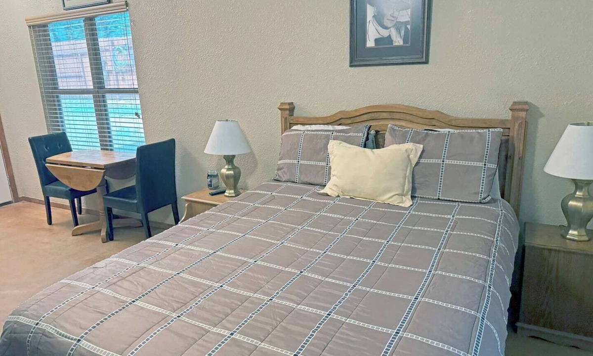 Silver Creek Village Apartment | Cozy Efficiency at the Lodge - Lake Buchanan
