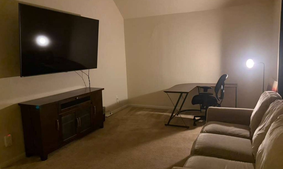 Tomball House | Cozy Elegance Comfortable Home in Quiet Tomball