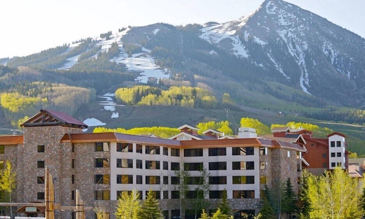 Mount Crested Butte Condo | Cozy + Elegant Mountain Condo with Sauna Access!