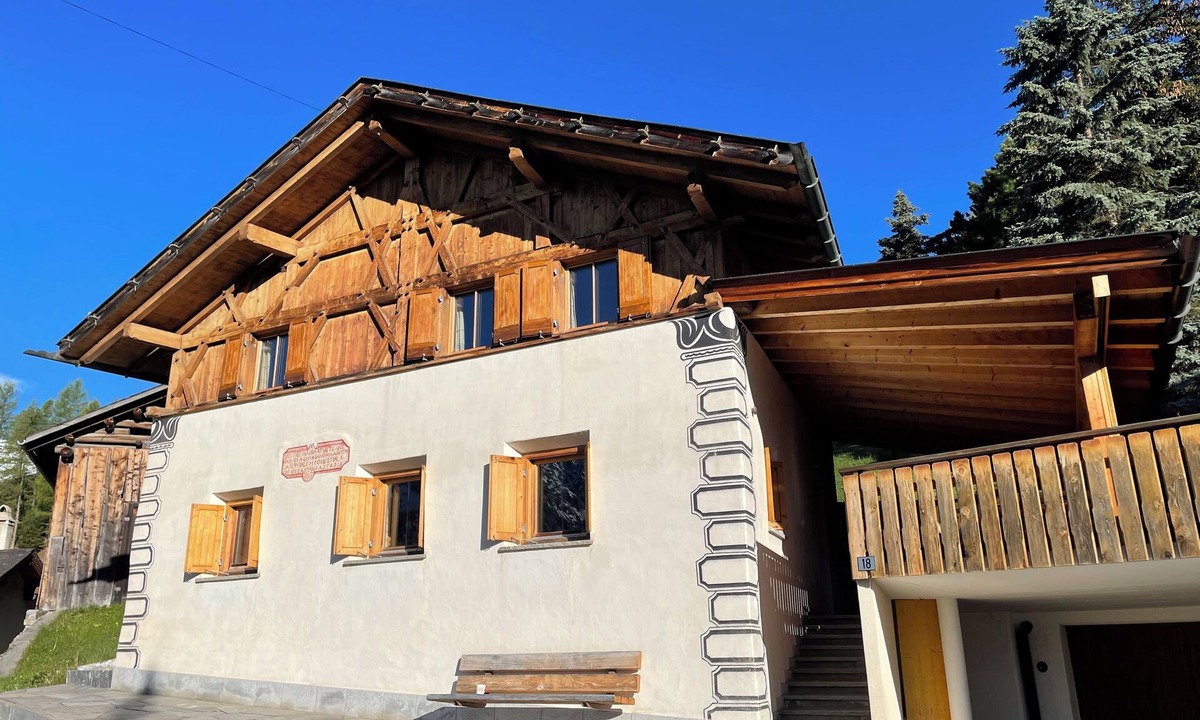Valchava House | Cozy Engadine house with a unique view!