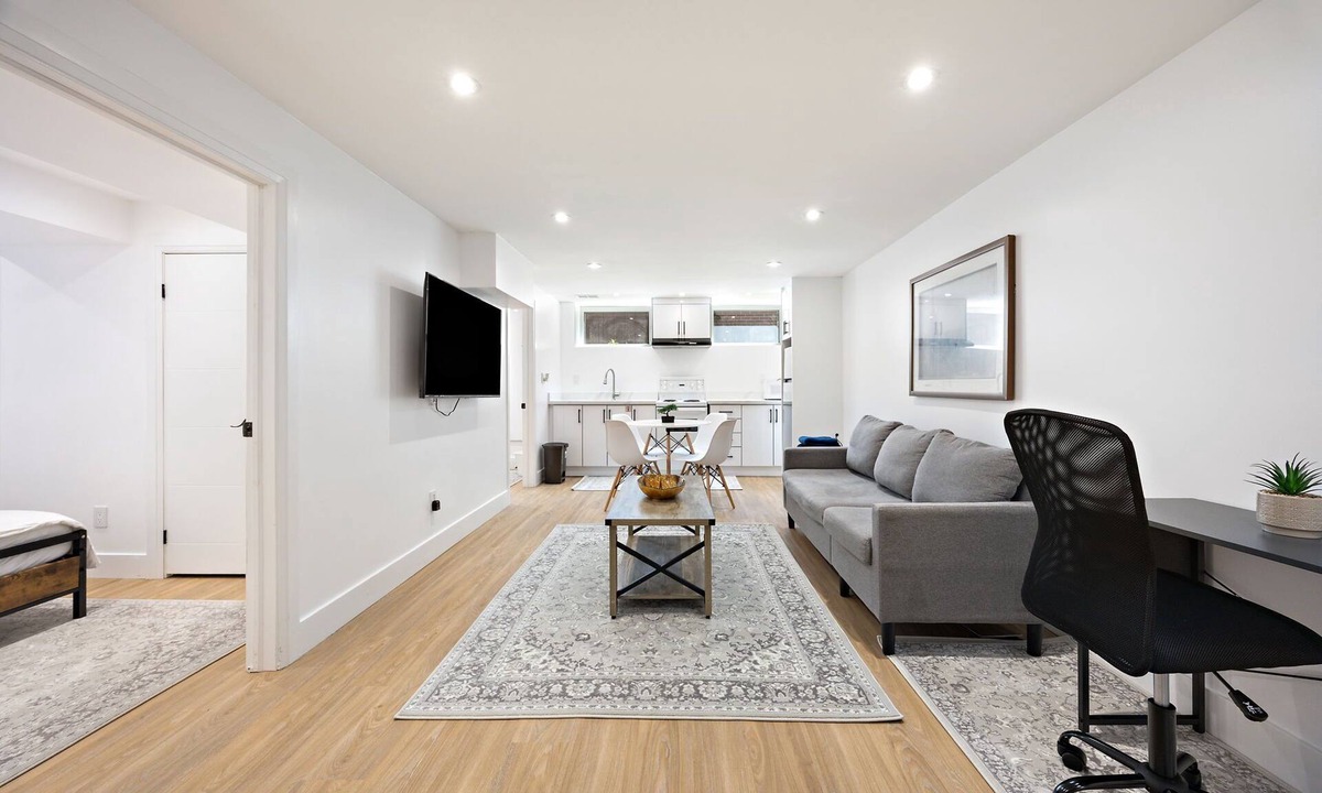 Pickering Apartment | Cozy Entire Apartment - Quiet & Privacy