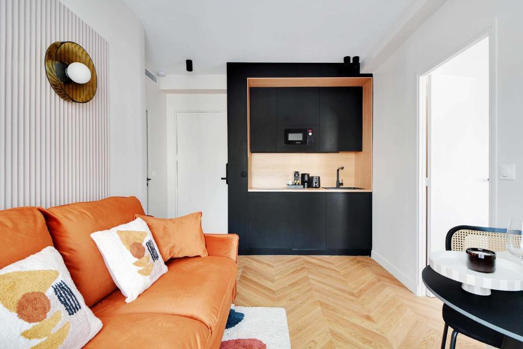 Quartier de Javel Apartment | Cozy Entire Apartment Near the Eiffel Tower