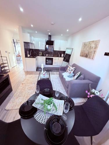 Northfield Apartment | Cozy Escape Garden Flat