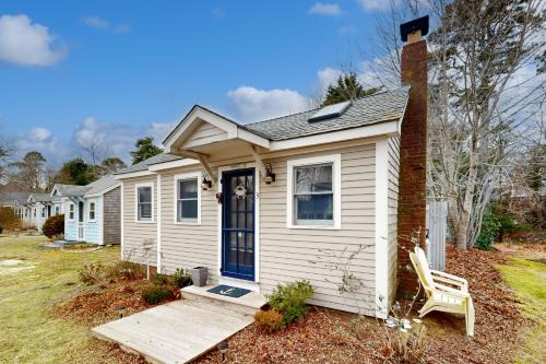 Eastham House | Cozy Escape on the Cape